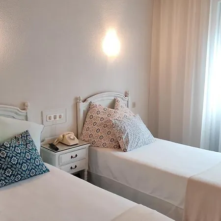 Terrace House Отель