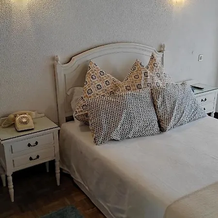 Terrace House Отель Брага
