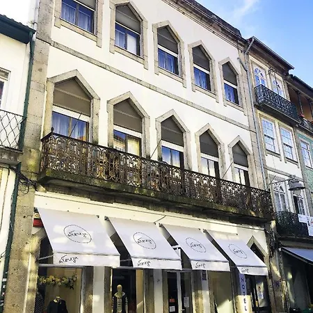 Terrace House Отель Брага